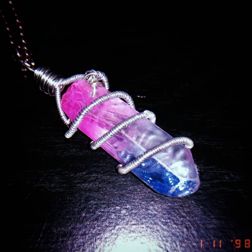 SOLD 🌸 A•U•R•A